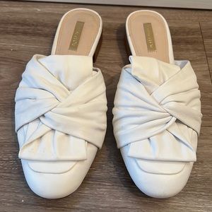 Louise et Cie Bylot White Leather Twist Slip-on Mule Flat Loafers Size 7/37